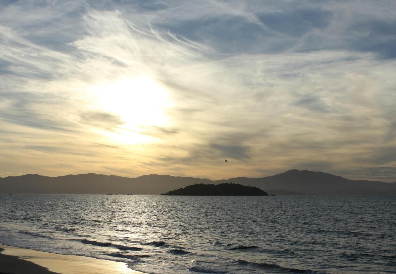 Caravaggio Praia Hotel ฟลอเรียนอโปลิส ภายนอก รูปภาพ