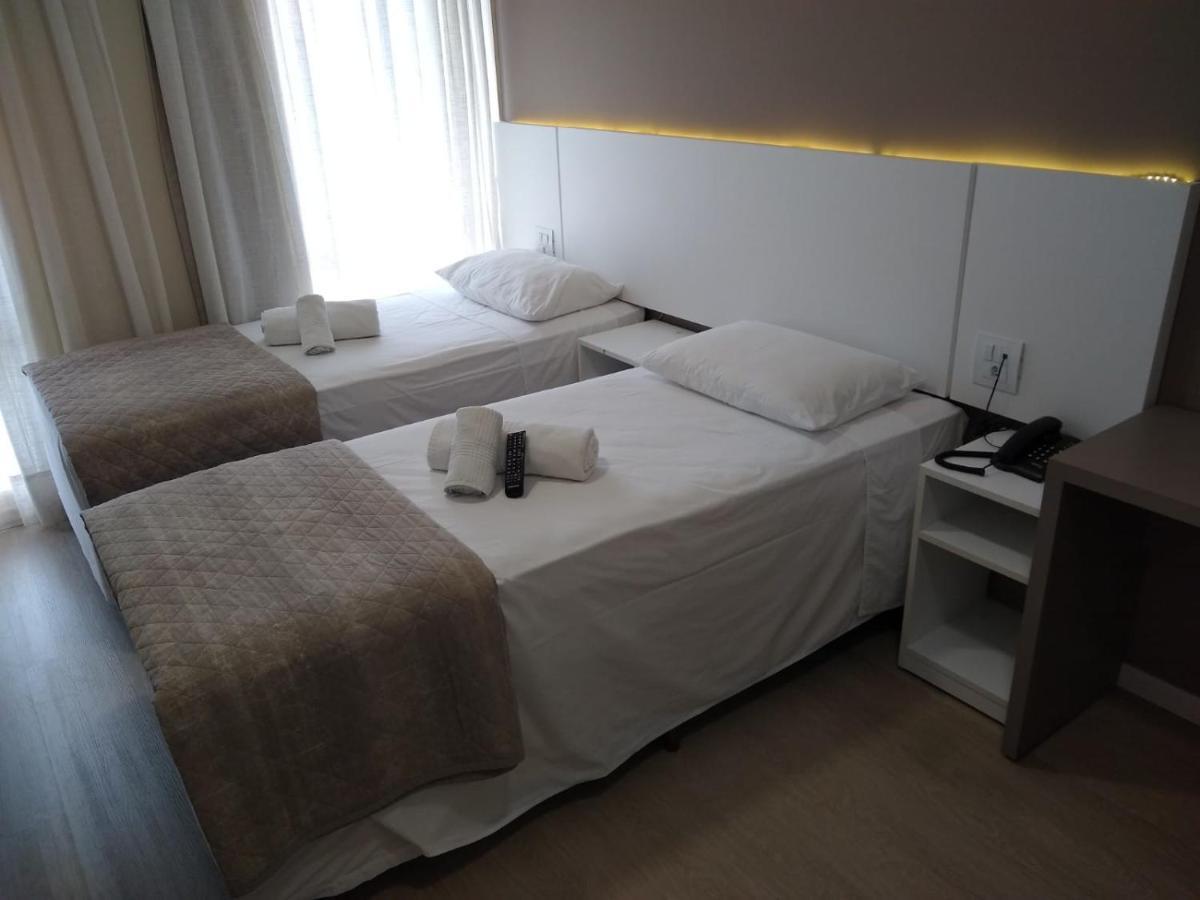 Caravaggio Praia Hotel ฟลอเรียนอโปลิส ภายนอก รูปภาพ