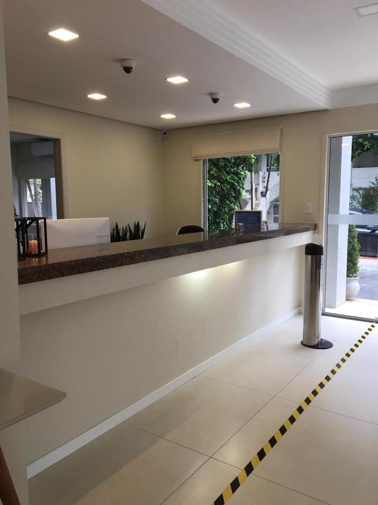 Caravaggio Praia Hotel ฟลอเรียนอโปลิส ภายนอก รูปภาพ