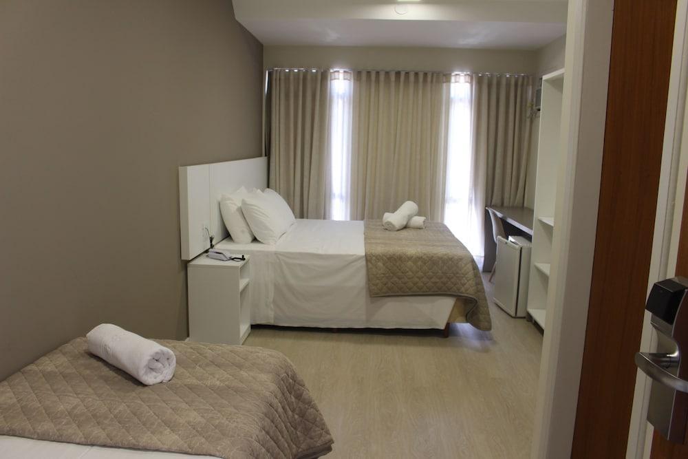 Caravaggio Praia Hotel ฟลอเรียนอโปลิส ภายนอก รูปภาพ