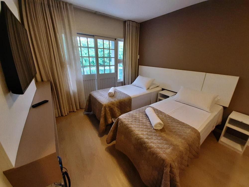 Caravaggio Praia Hotel ฟลอเรียนอโปลิส ภายนอก รูปภาพ