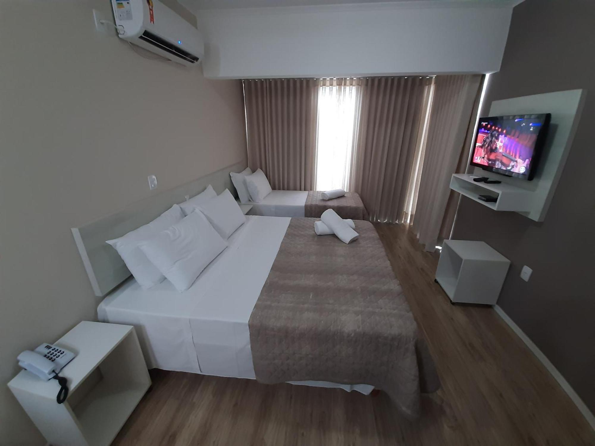 Caravaggio Praia Hotel ฟลอเรียนอโปลิส ภายนอก รูปภาพ