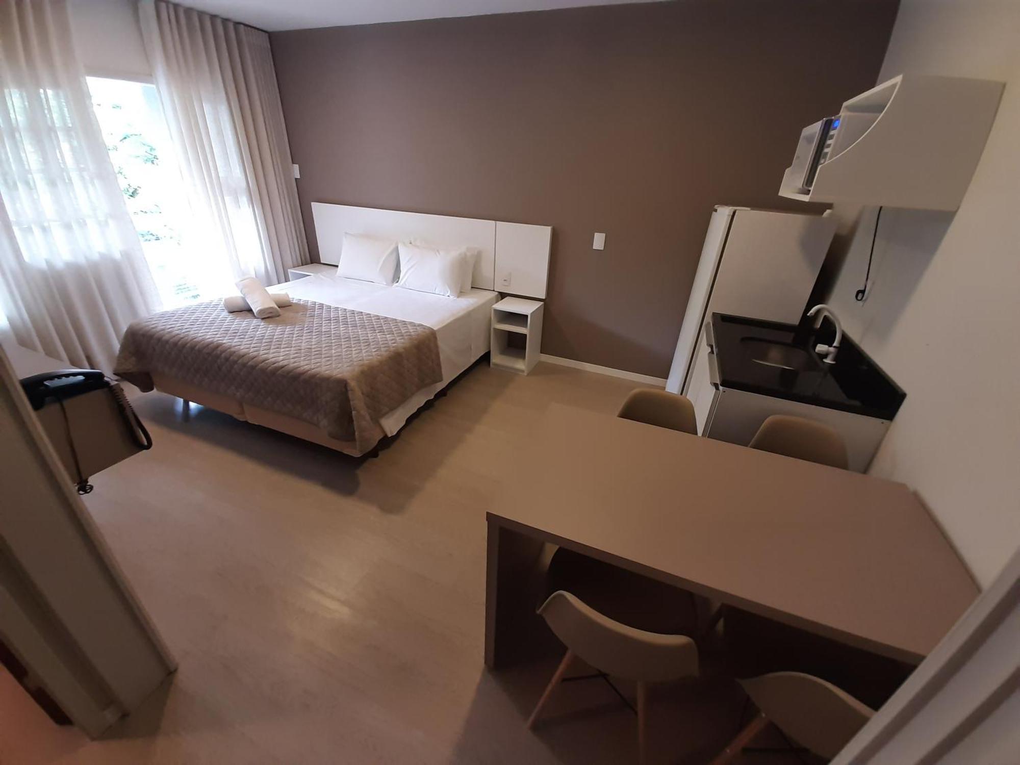 Caravaggio Praia Hotel ฟลอเรียนอโปลิส ภายนอก รูปภาพ