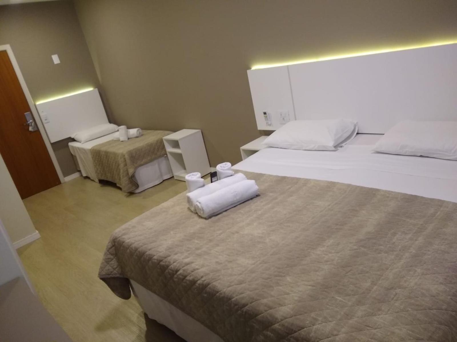 Caravaggio Praia Hotel ฟลอเรียนอโปลิส ภายนอก รูปภาพ