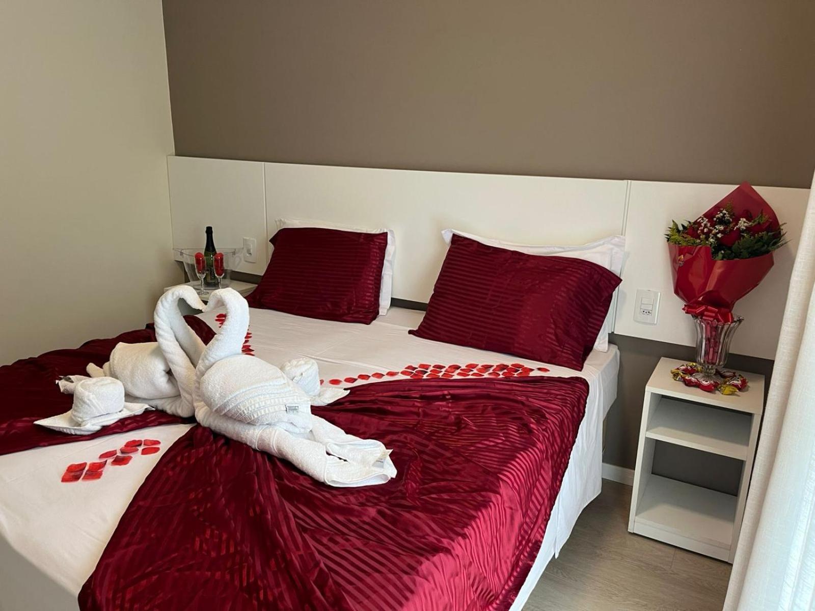 Caravaggio Praia Hotel ฟลอเรียนอโปลิส ภายนอก รูปภาพ